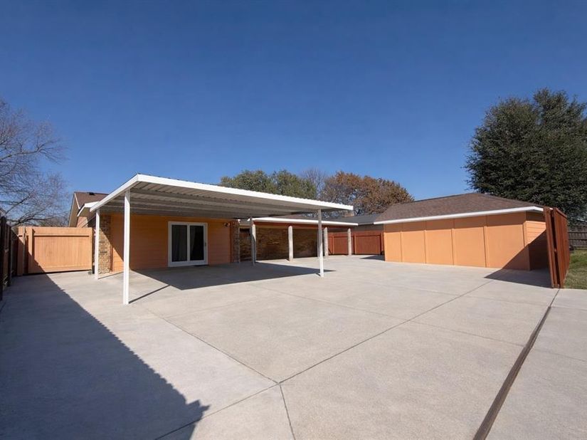 1410  Bowie Street , Garland Texas 75042
