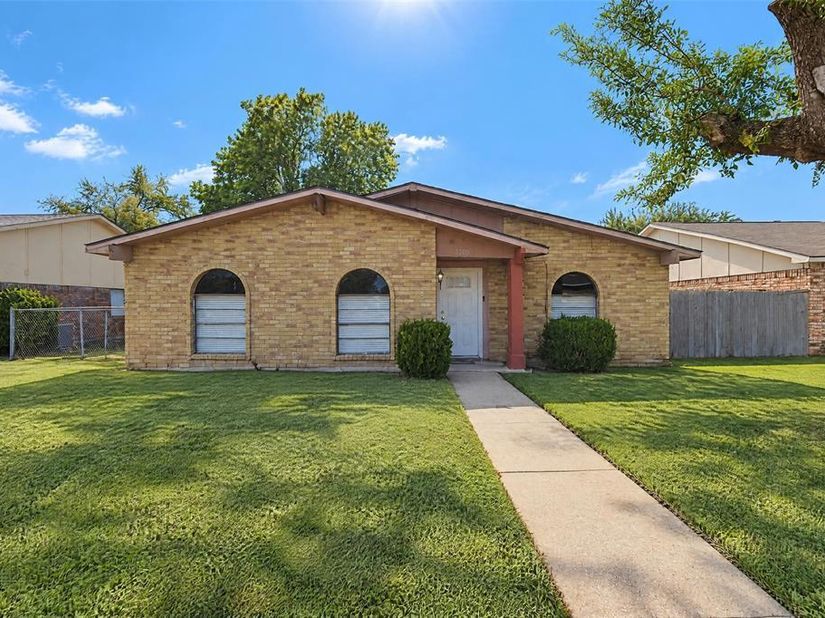 3205  Galaxie Drive , Garland Texas 75044