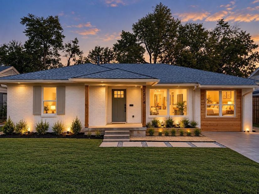 2714  Crest Ridge Drive , Dallas Texas 75228