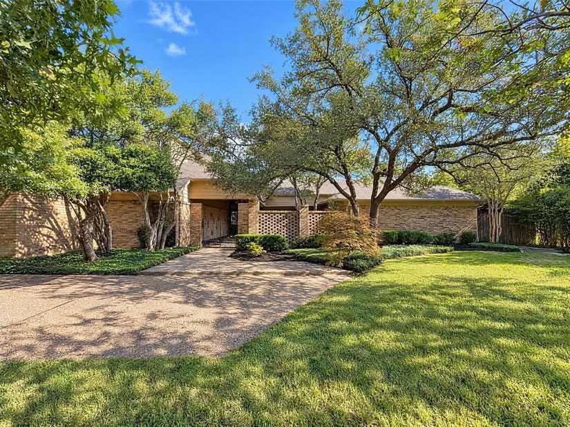 7266  Lupton Circle , Dallas Texas 75225