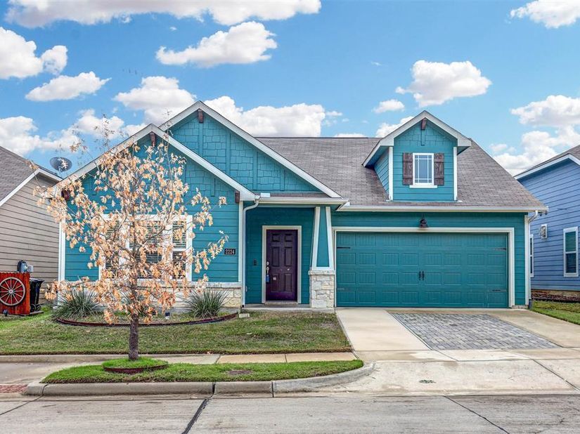 2224  Chebi Lane , Denton Texas 76209