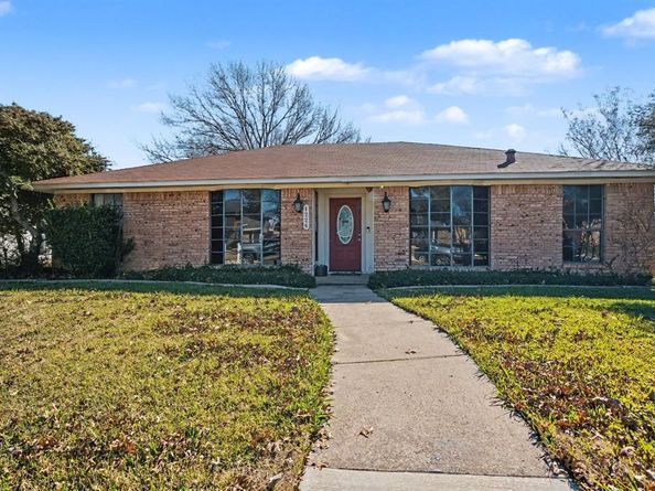 1226  Columbine Drive , Garland Texas 75043