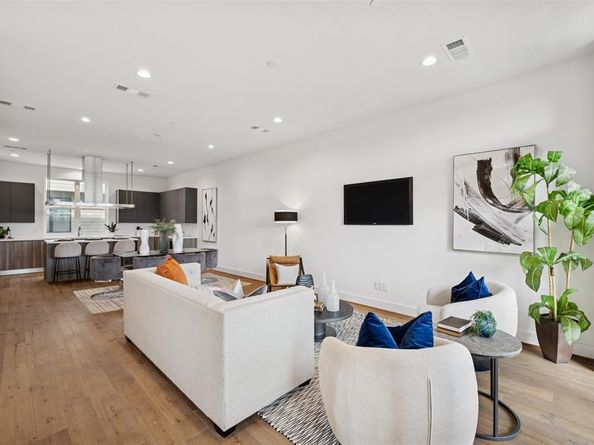 3064  Chimes Street , Dallas Texas 75219