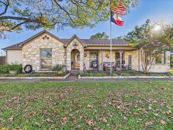 516 E 6th Street , Irving Texas 75060