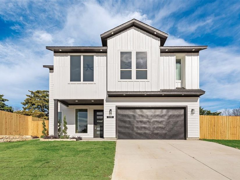 539 W Laureland Road , Dallas Texas 75232