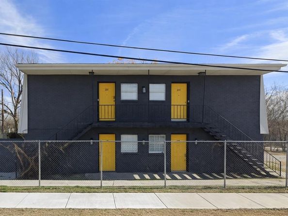 901  Bessie Street , Fort Worth Texas 76104