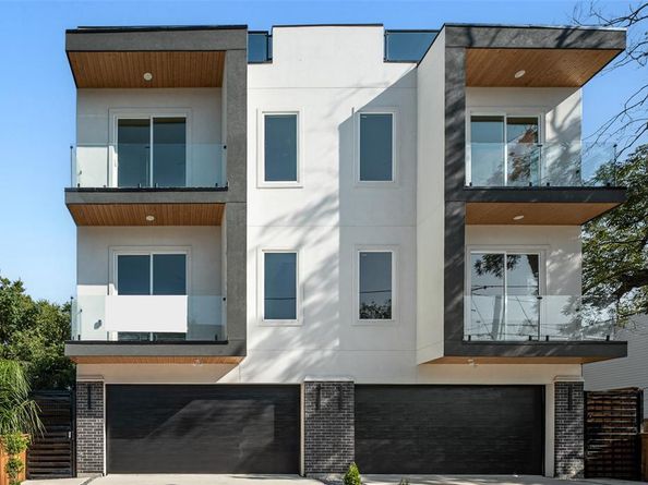 1121  Muncie Avenue , Dallas Texas 75212