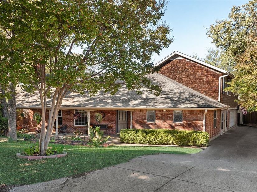 1719  Autumn Lane , Arlington Texas 76012