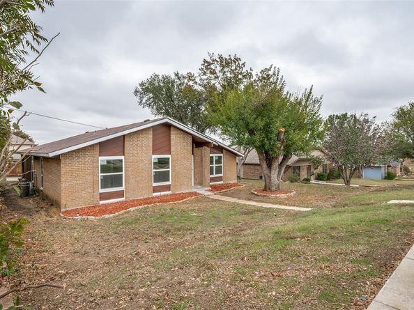 1021  Bellflower Drive , Carrollton Texas 75007