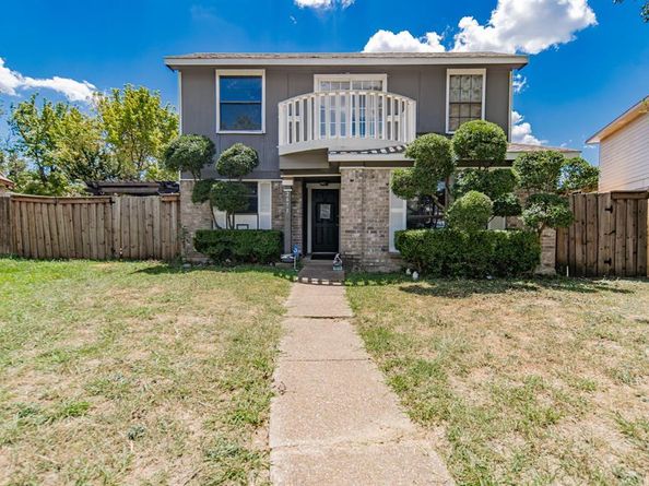 2671  Clayton Oaks Drive , Dallas Texas 75227