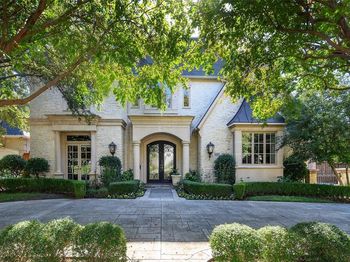 6442  Lakehurst Avenue 