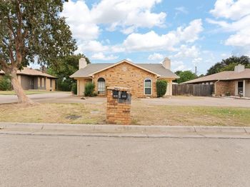5123  Trail Dust Lane 