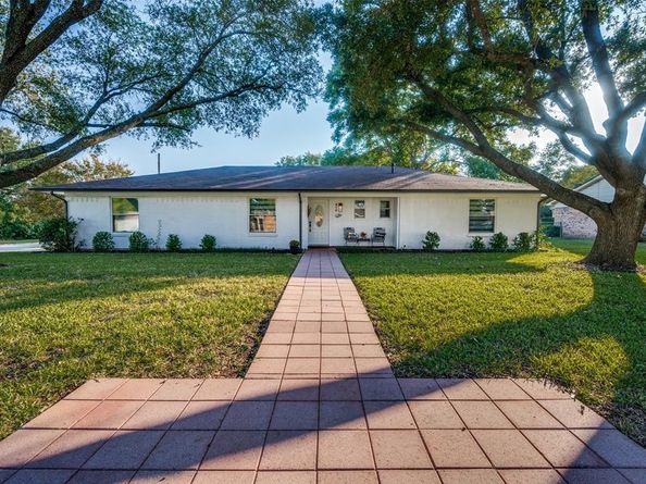 810  Darnell Avenue , Benbrook Texas 76126