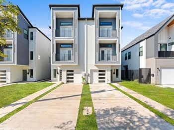 2513  Crossman Avenue 