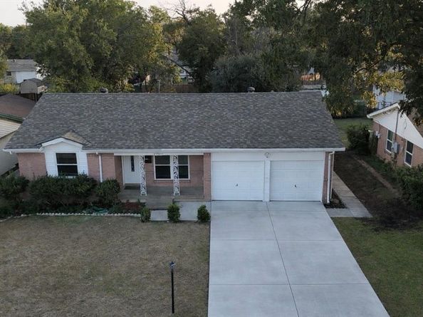 1026  Geronimo Arrow  , Carrollton Texas 75006