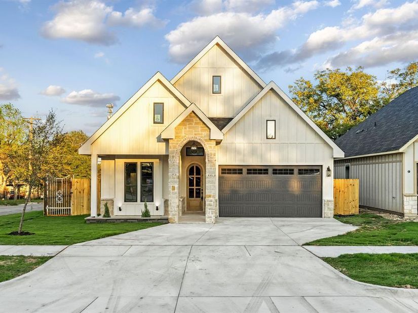 3516 N Houston Street , Fort Worth Texas 76106
