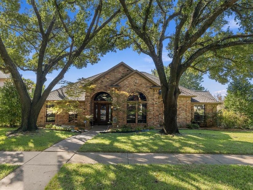 824  Parkhaven Drive , Mesquite Texas 75149