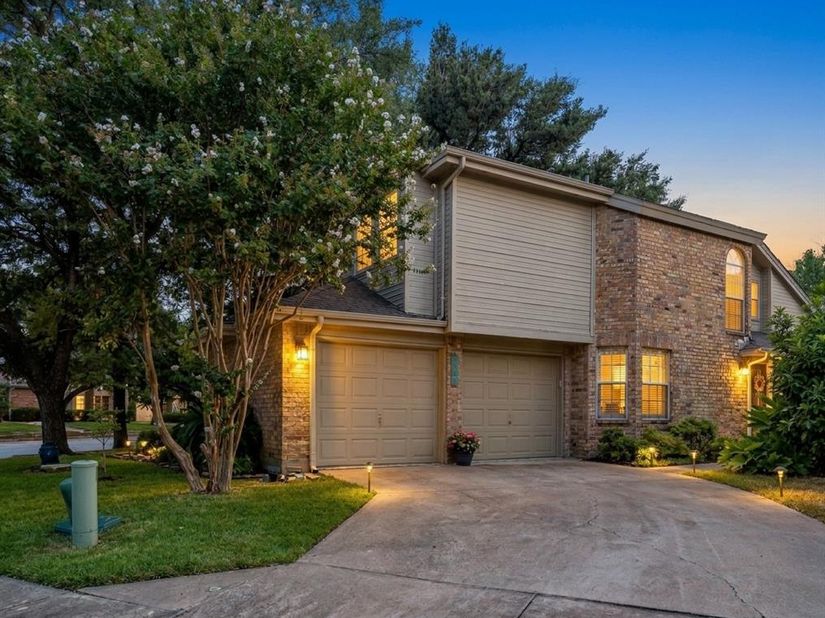 9436  Penny Lane , Irving Texas 75063