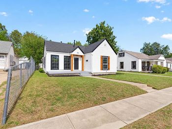 815 E Robert Street 