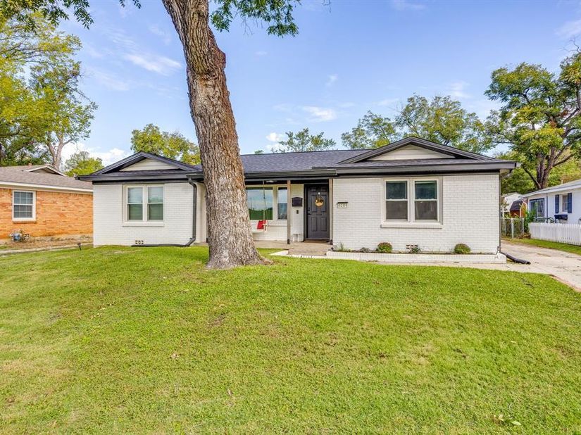 6208  Walnut Drive , Fort Worth Texas 76114