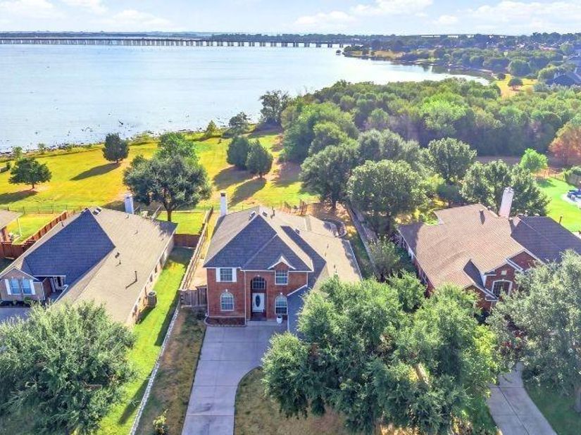 4102  Stone Haven Drive , Garland Texas 75043