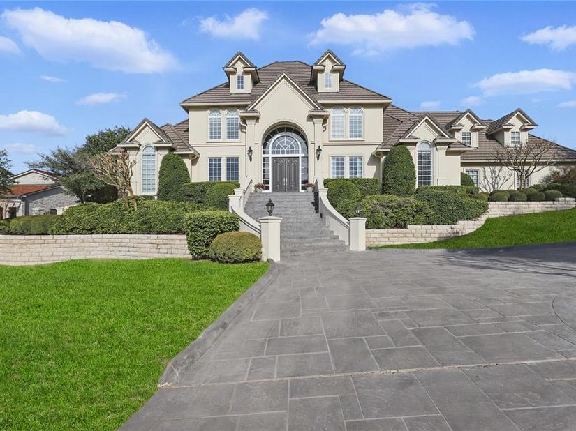 6800  Oak Hill Drive , Fort Worth Texas 76132