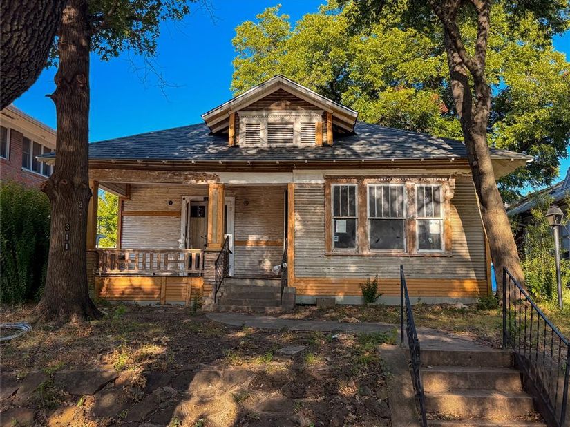 311 N Clinton Avenue , Dallas Texas 75208