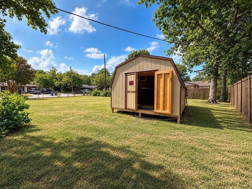 2921  Charles Drive , Garland Texas 75041