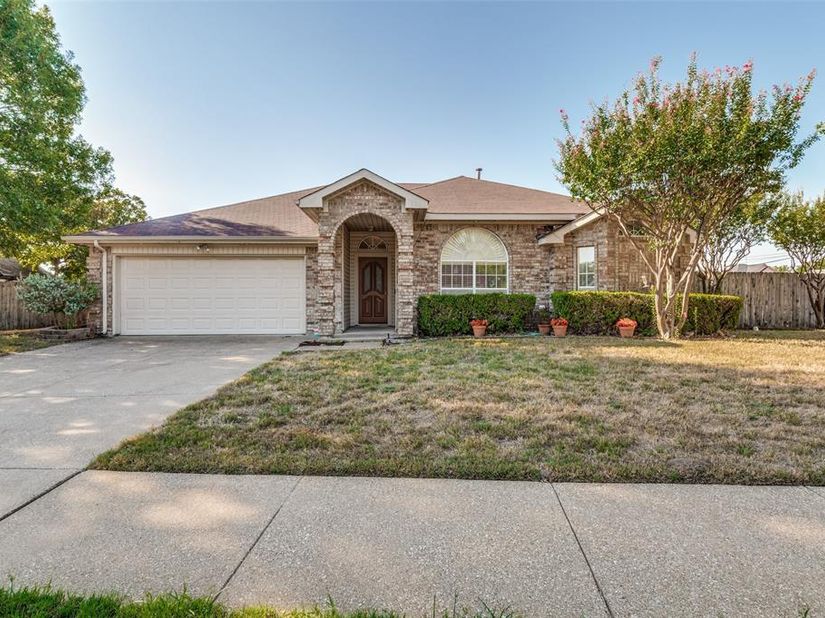 901  Mccomb Lane , Cedar Hill Texas 75104