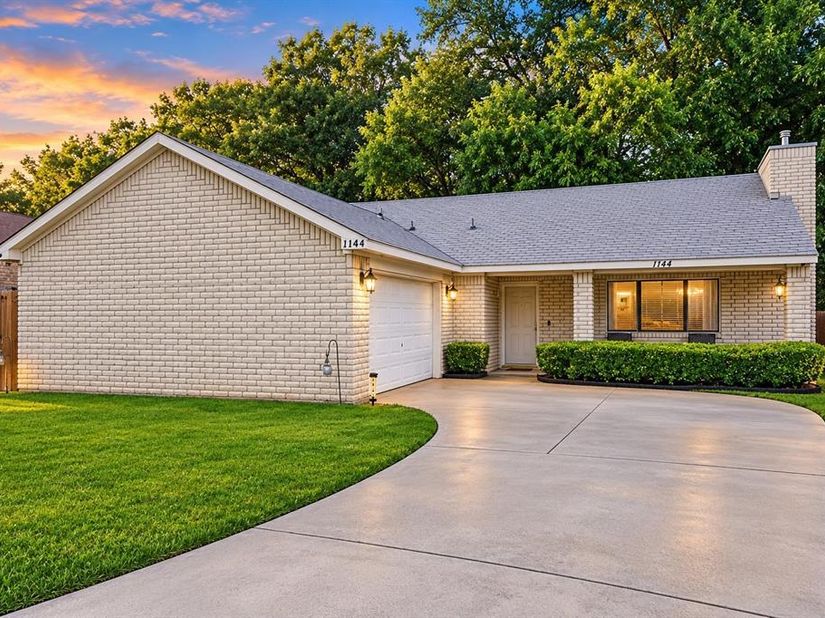 1144  Castlewood Court , DeSoto Texas 75115