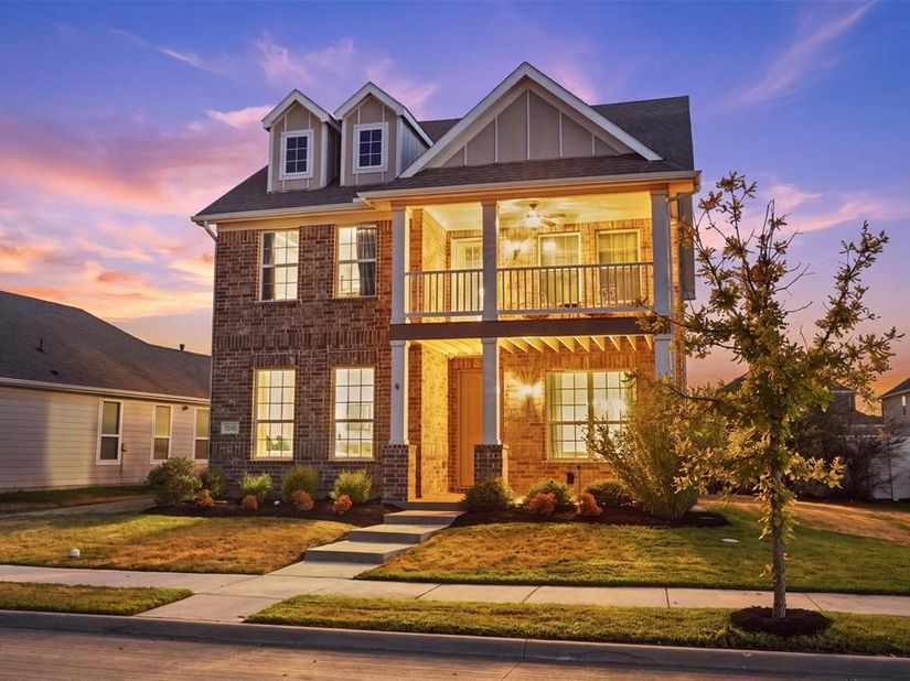 1516  Ellis Lane , Aubrey Texas 76227