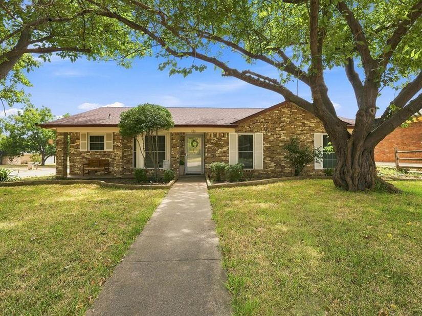 216  Old Hickory Drive , Irving Texas 75060