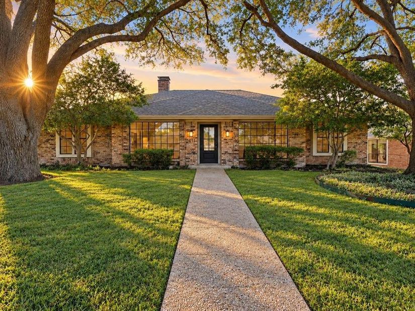 2411  Aspen Street , Richardson Texas 75082