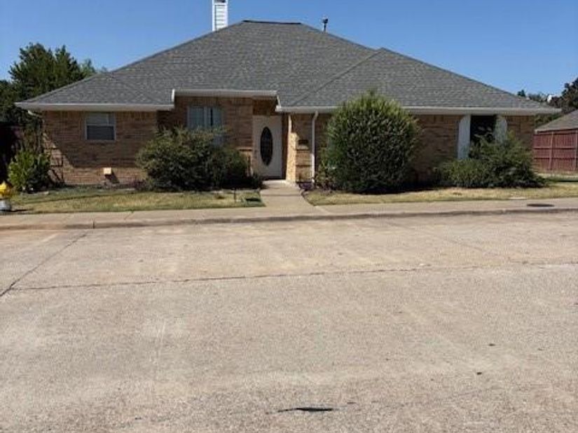 6051  Mapleshade Lane , Dallas Texas 75252