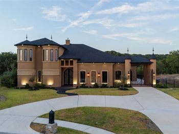2621  Whispering Oaks Cove 