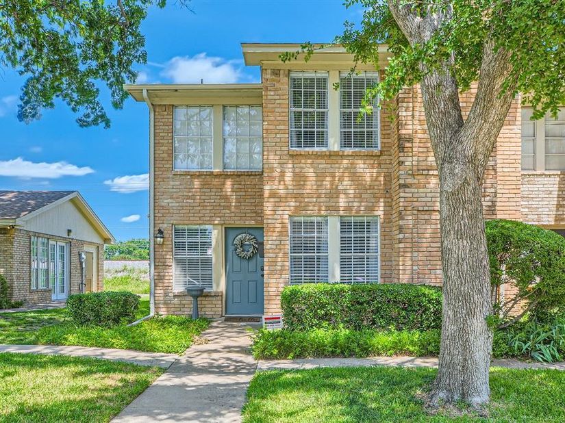 511  Towne House Lane , Richardson Texas 75081