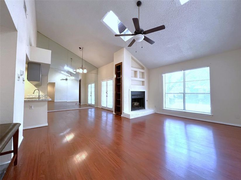 7525  Holly Hill Drive  10, Dallas Texas 75231