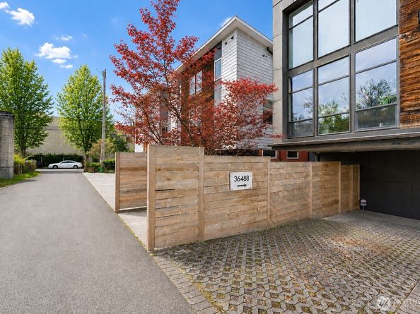 3648 36th Avenue S B, Seattle WA 98144