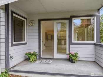 4811 Phinney Avenue N