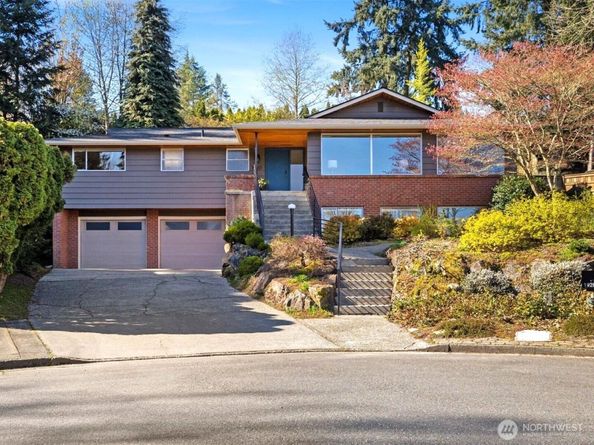 19201 51st Avenue NE, Lake Forest Park WA 98155