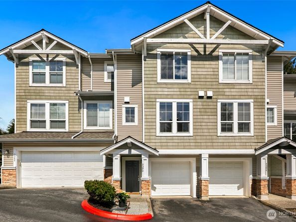 5390 237th Terrace SE 302, Issaquah WA 98029