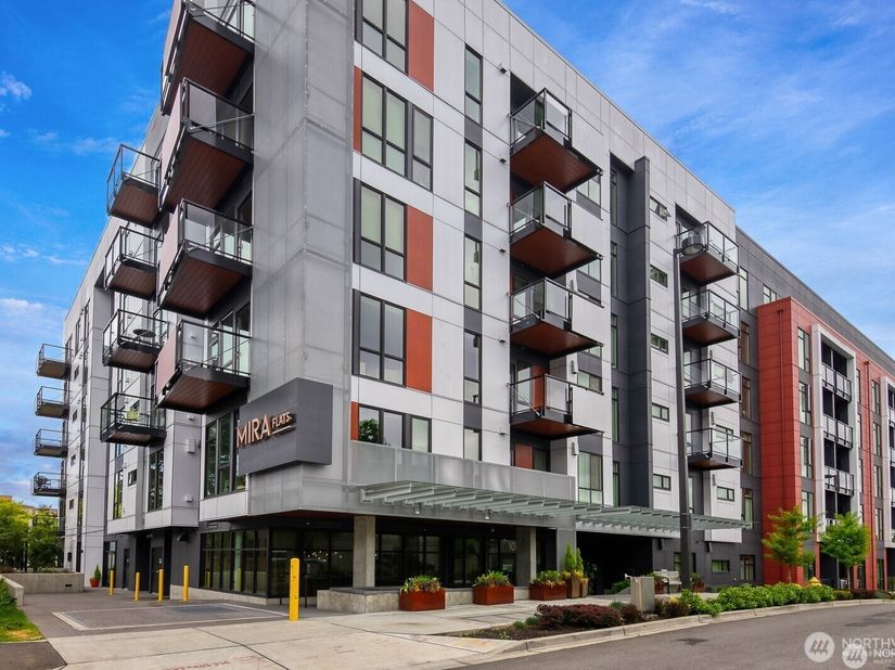 1085 103rd Avenue NE 526, Bellevue WA 98004