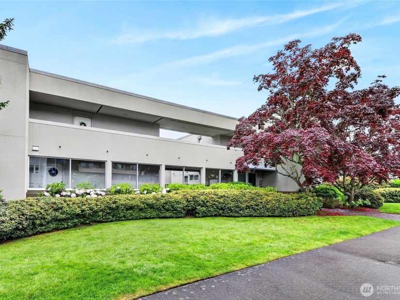 4457 44th Avenue SW 101, Seattle WA 98116
