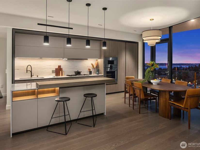 838 Avenue Square NE 1503, Bellevue WA 98004