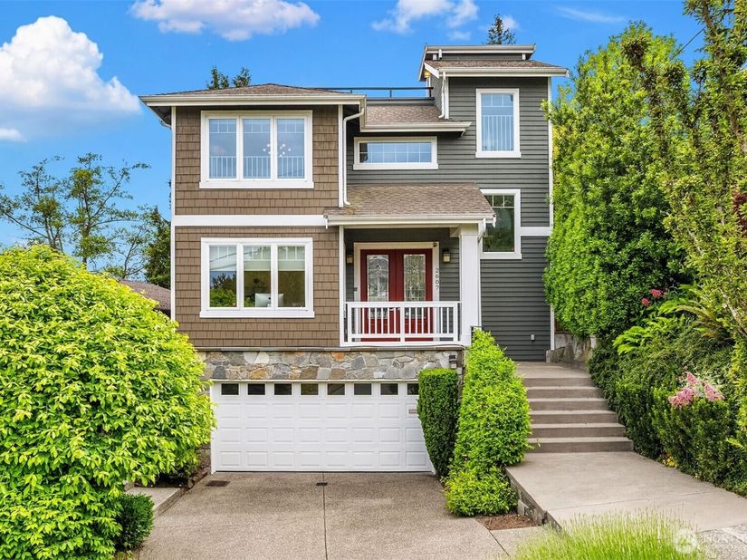 2607 W Newton Street, Seattle WA 98199