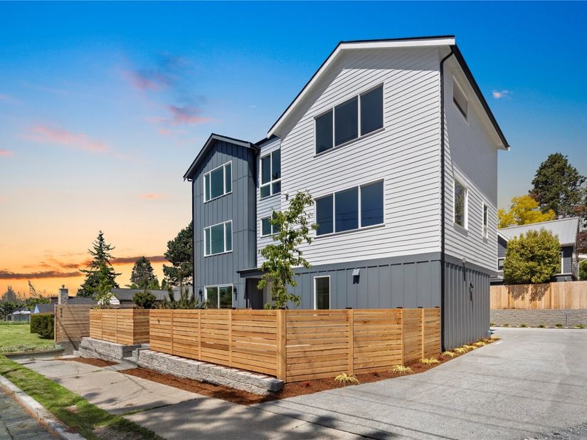 334 NE 90th Street, Seattle WA 98115