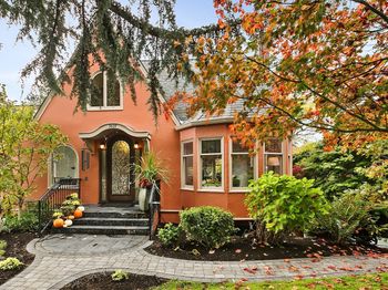 3639 Magnolia Boulevard W