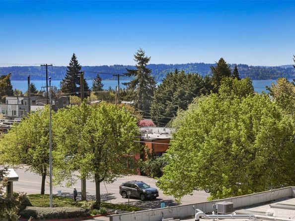 6315 42nd Avenue SW B, Seattle WA 98136