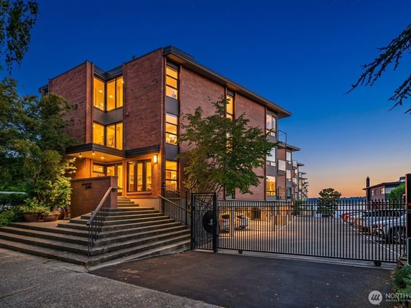 2360 43rd Avenue E 206, Seattle WA 98112