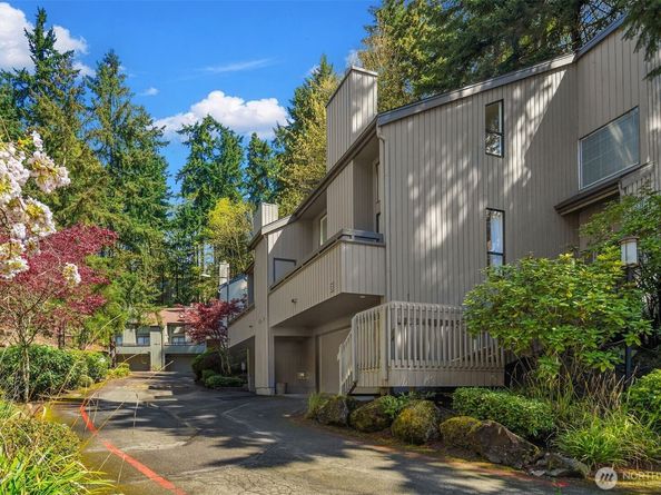 3506 108th Place NE 2, Bellevue WA 98004